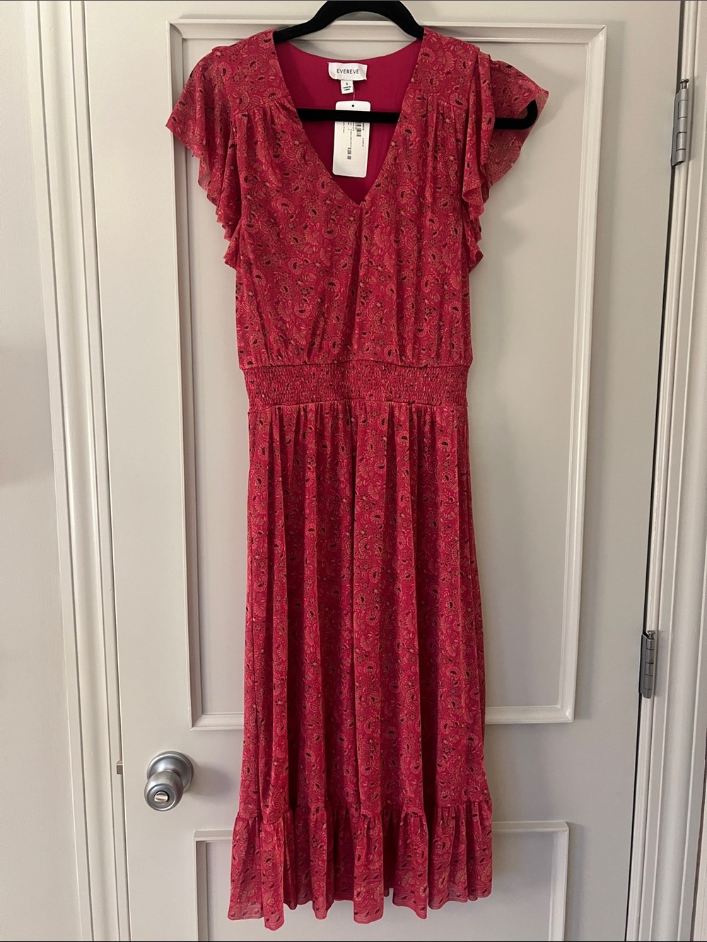 Evereve Coral Paisley V-Neck Maxi Dress